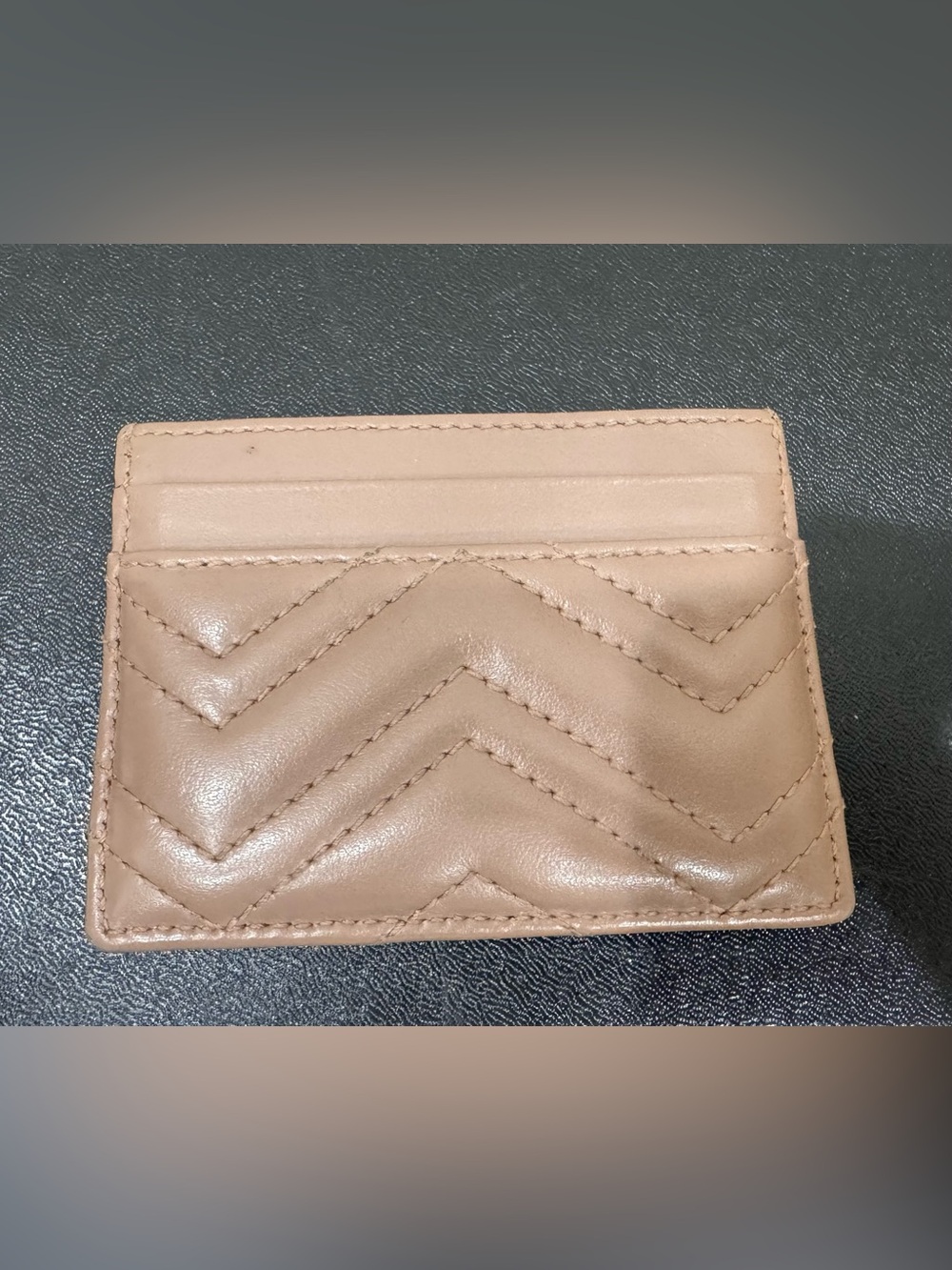 Gucci Beige Quilted Leather Card Holder with Gold Double G - Picture 2 of 2